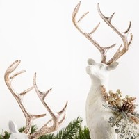 Figurines de rennes de Noël élégantes en aluminium moulé blanc avec bois de cerf doré et accents de pin – Décoration de Noël de luxe