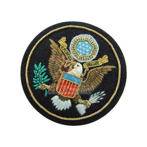 Badges brodés à la main personnalisés en tissu durable pour vêtements, marque privée - Product Image 5