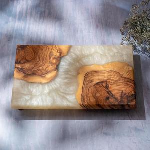 Tabla de Cortar Hecha a Mano de Madera y Resina, Tabla de Cortar Premium, Tabla de Servir Duradera para Preparación de Alimentos en el Hogar y Restaurantes - Product Image 1