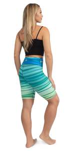 Shorts de sport pour femmes à taille basse élastique, motif floral, respirants, en spandex et polyester tricoté, coupe régulière, séchage rapide, avec cordon de serrage - Product Image 3
