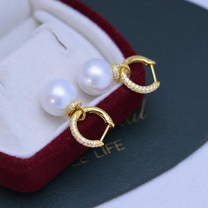 ต่างหูมุกน้ำจืดสีขาวทรงเกาหลี เงินแท้ S925 ขนาด 11-12 มม. แสงเงาสวยงาม พร้อมตัวล็อคสำหรับผู้หญิง - Product Image 3