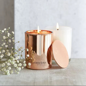 Vela aromática perfumada para postre en frasco con acabado de latón - Product Image 1