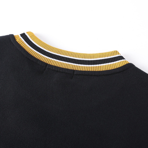 อัลฟ่าขายส่ง |   ฟี |   เสื้อสเวตเชิ้ตผู้ชายอัลฟ่า เอ็มโบรดิรี ฟราตเตอร์นีตี้ |   เสื้อคอกลมปักลายแถบสำหรับผู้ชายแบบสั่งทำพิเศษ - Product Image 3