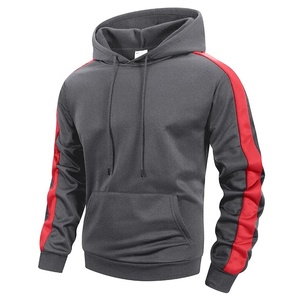 Sweat-shirt à capuche noir pour homme avec bandes rouges sur les manches, coupe classique, décontracté, pour l'automne, en polyester tricoté, pull en molleton 2027 - Product Image 4