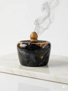 Brûleur à Bakhoor décoratif en bois et résine fait main, porte-encens arabe moderne pour maisons de luxe et hôtels de charme - Product Image 2