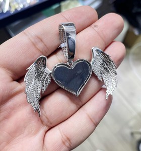 Colgante Corazón con Alas Chapado en Rodio Plata con Diamantes Moissanita VVS Iced Out, Amuleto Hip Hop Unisex, Regalo de Joyería Hip Hop - Product Image 6