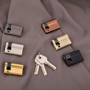 Herrajes Decorativos de Latón para Muebles, Diseño de Media Luna con Orificio para Llave, Tamaños de 60 mm y 40 mm, Opciones de Venta al Por Mayor para Fabricantes de Gabinetes - Product Image 1