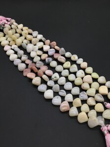 66.00 กะรัต ค่าเฉลี่ย โอปอลสีชมพูธรรมชาติ รูปทรงลูกแพร์/หัวใจ พลอยธรรมชาติสำหรับทำเครื่องประดับชั้นดี - Product Image 3