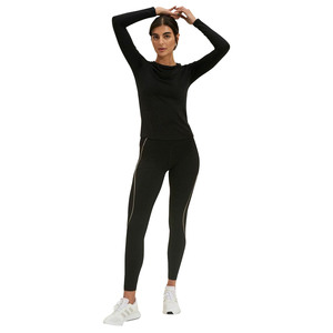 Últimas Novedades en Tops de Yoga para Mujer de Alta Calidad al por Mayor, Top Corto Ajustado con Logotipo Frontal, Transpirable, de Manga Larga y Secado Rápido - Product Image 1