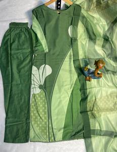 Salwar Kameez indien en rayonne, tendance et best-seller, avec broderies exclusives, pour femmes, tenue ethnique élégante pour les fêtes - Product Image 2