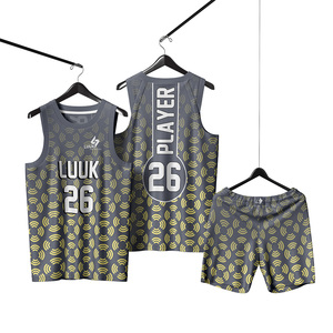 ชุดยูนิฟอร์มบาสเก็ตบอลแบบกลับด้านได้ พิมพ์ลายด้วยความร้อน ขนาดพลัสไซส์ ระบายอากาศได้ดี ผลิตจากโพลีเอสเตอร์ 100% คุณภาพสูง ป้องกันแบคทีเรีย - Product Image 1