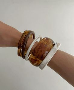 Conjunto de pulseras artísticas de resina para mujer, joyería llamativa, brazaletes modernos de resina para mujer, accesorios de moda. - Product Image 3