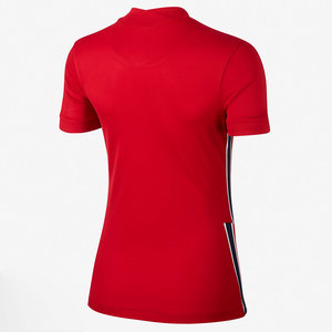 Tela que absorbe el sudor para mantenerlo fresco. Camiseta de fútbol de estilo ajustado para una apariencia atlética. Camiseta de fútbol. - Product Image 2