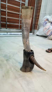 Grande corne de buffle en verre d'agate personnalisée dans un design animal poli de style viking avec support-Artisanat naturel de la meilleure valeur - Product Image 4