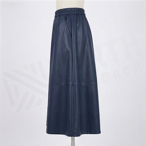 Jupe trapèze en similicuir PU pour femme, longueur mi-mollet, taille élastique, couleur unie, design brillant, toutes saisons - Product Image 3