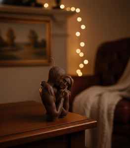 Bougie Torse de Couple S'embrassant, Bougie Couple Humain en Position de Câlin, Bougie Intime Longue Durée pour Couples, Fabriquée en Inde - Product Image 2