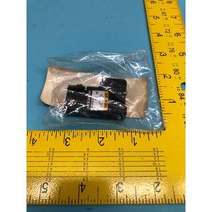 Vanne Solénoïde KURODA SS-23H VARIAN 02-400224-11 - Équipements et Pièces Semi-conductrices Globales de Confiance - Product Image 1