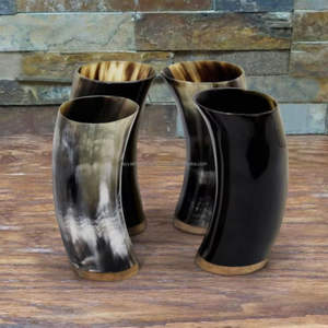 Cuerno para beber de vidrio hecho a mano, acabado a la perfección por renombrado en Tayyab Handicraft - Product Image 1