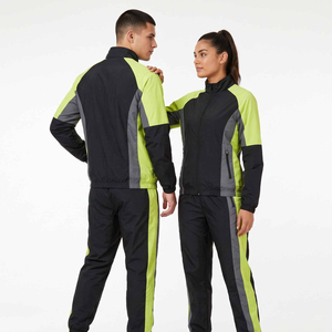 Conjunto Deportivo Personalizado Unisex con Sudadera con Cremallera, Chaqueta Cortavientos y Pantalones Deportivos, 100% Poliéster, Corte Holgado - Product Image 1
