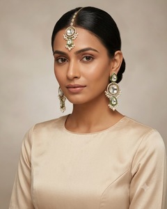 Parure de bijoux de mariée ethnique en gros avec boucles d'oreilles délicates en pierres CZ rondes et ensemble Tika, travail d'émail Meenakari et perles - Product Image 6