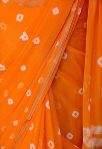 Sari de chifón estampado KV con diseño Bandhani - Product Image 2