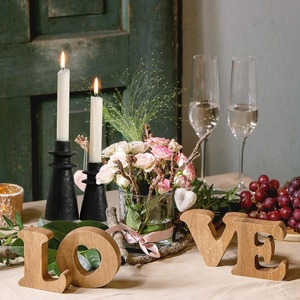 Ensemble de bougeoirs coniques modernes en aluminium moulé noir, style brutaliste, faits à la main, en métal texturé rustique, pour la décoration de table à la maison - Product Image 5