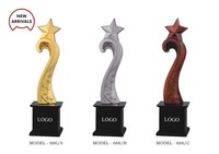 Trofeo metálico de alta calidad, fabricado con materiales duraderos, ideal para programas de reconocimiento, competencias y premios por logros.