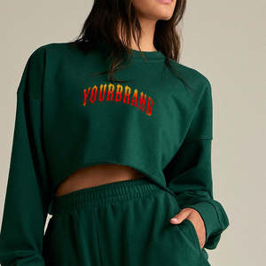 Sudaderas con Capucha Estilo Streetwear para Mujer, con Logotipo Personalizado Impreso, Color Verde Oscuro, Estilo Corto y Grueso - Product Image 1