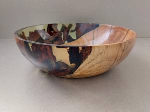 Tazón para Ensalada de Madera y Resina Epoxi Ecológico Hecho a Mano de Alta Calidad, Pieza Decorativa Única para Servir en el Hogar, Restaurantes y Fiestas - Product Image 3