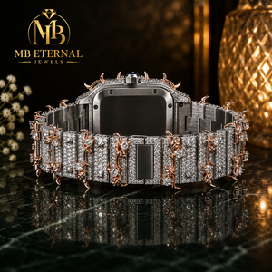 นาฬิกาหรู MB ETERNAL รุ่น Unisex ประดับเพชรโมอิสซาไนต์ ตัวเรือนทรงเหลี่ยม หน้าปัดเลขโรมัน กระจกแซฟไฟร์ สายสแตนเลสสตีล ระบบควอตซ์ - Product Image 2