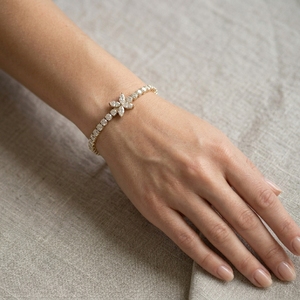 สร้อยข้อมือเพชรเทนนิสทองคำขาว 14 กะรัต ดีไซน์หรูหรา น้ำหนักเบา เหมาะสำหรับสวมใส่ทุกวัน ของขวัญสุดพิเศษ เงางาม พร้อมส่ง - Product Image 4