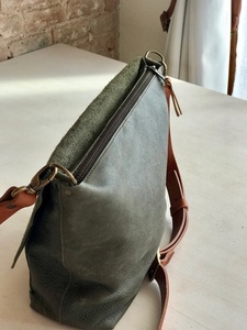 Bolso tote de cuero para mujer con asas y correa cruzada extraíble con cremallera, cosido, ajuste cómodo, venta directa de fábrica. - Product Image 3