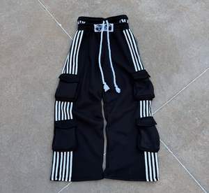 Conjunto de Sudadera y Pantalones Deportivos Personalizados de Moda Urbana, 100% Algodón, Felpa Gruesa, Talla Grande, Chándal con Logotipo Personalizado de Alta Calidad - Product Image 4