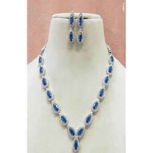 Ensemble collier et boucles d'oreilles élégants de qualité supérieure en argent plaqué CZ Zircon pour femmes, bijoux pour fiançailles, mariage, fête - Product Image 1