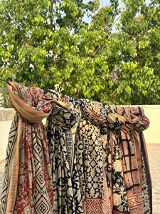 Pareo de Playa Reversible Ecológico de Algodón con Estampado Artesanal Indio, Tela Suave de Voile, Ideal para el Verano, Regalo para Ella - Product Image 2