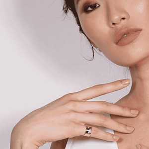แหวนทองคำแท้ 14K 18K ลายราศพิจิก ประดับเพชรทรงกลมเพาะเลี้ยง หน้ากว้าง 9 มม. สำหรับผู้ชายและผู้หญิง สวมใส่ได้ทุกวัน ขายส่ง - Product Image 4
