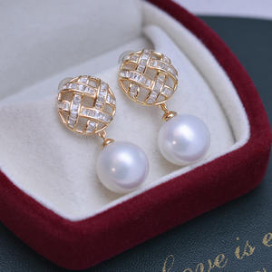 Boucles d'oreilles pendantes en argent S925 avec zircon incrusté, perles d'eau douce rondes blanches fines de 11 à 12 mm - Product Image 1