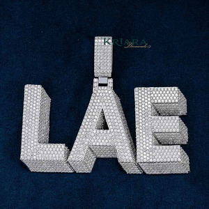 Pendentif Lettre LAE en Argent 925 Plaqué Rhodium avec Moissanite, Breloque Thème Hip Hop Unisexe pour Usage Quotidien - Product Image 1