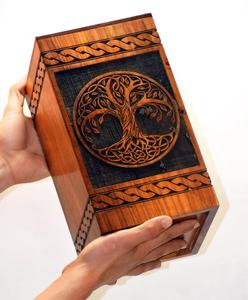 Urna artesanal de palisandro con diseño del Árbol de la Vida, caja de recuerdo para cenizas, urna funeraria hecha a mano. - Product Image 4