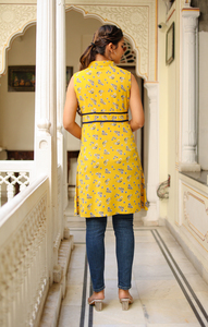 Robe trapèze en rayonne à imprimé floral pour femme, couleur moutarde, sans manches, col chemise, style décontracté, mode estivale, robe occidentale pour le quotidien - Product Image 2
