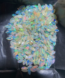 พลอยโอปอลขาวธรรมชาติทรงคาโบชอง Trimurti Gems |   เรนโบว์ไฟร์ มาร์ควิส และรูปทรงผสมผสาน |   พลอยหลวมขนาด 10-20 มม. สำหรับทำเครื่องประดับ - Product Image 5