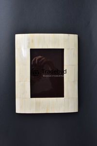Marco de Fotos Creativo con Incrustaciones de Hueso, Hecho a Mano, Acabado Brillante, Regalo de Lujo por Tradebyd - Product Image 4