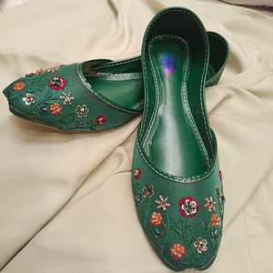 2026 New Designs Women Handmade <b>Khussa</b> Shoes Flat Embroidery Pakistani Indian Punjabi Wedding Comfortable Shoes For Women - Product Image 4