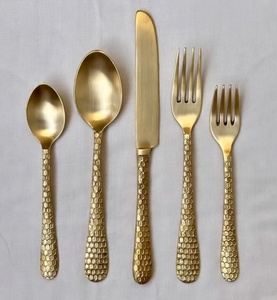 Ensemble de Couverts Tendance 2026 Écologique avec Manche en Rotin Tressé, en Acier Inoxydable, Vaisselle et Ustensiles de Cuisine de Luxe pour Fêtes - Product Image 2