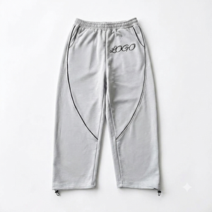 Conjunto Deportivo Unisex de Primera Calidad, Sudadera con Capucha y Pantalones Jogger, Tejido de Poliéster, con Parches Bordados y Diseño Personalizado - Product Image 4