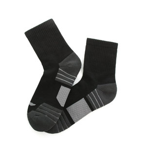 Wholesale Designer Sporty Quick Dry Sweat Resistant Print Thick Unisex Daily Summer Men Custom Logo Crew Sports Socks - Product Image 3