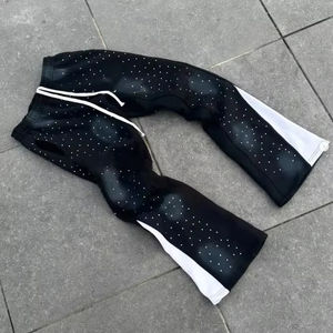 2026 En gros, Survêtement personnalisé de haute qualité pour hommes, avec pantalon de survêtement évasé et sweat à capuche, orné de strass, délavé soleil et effet vintage - Product Image 3