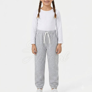 Pantalones Deportivos Modernos para Niñas, Cómodos, con Cintura Ajustable con Cordón, Ideales para Actividades al Aire Libre, la Escuela y el Estilo de Vida Activo Diario - Product Image 4