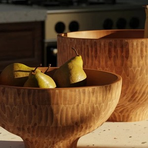 Tazón de madera hecho a mano con acabado natural, diseño Wabi Sabi, para frutas y aperitivos, sin recubrimiento, ecológico y artesanal. - Product Image 1