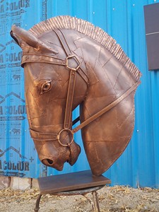 Sculpture de tête de cheval en métal - Product Image 4